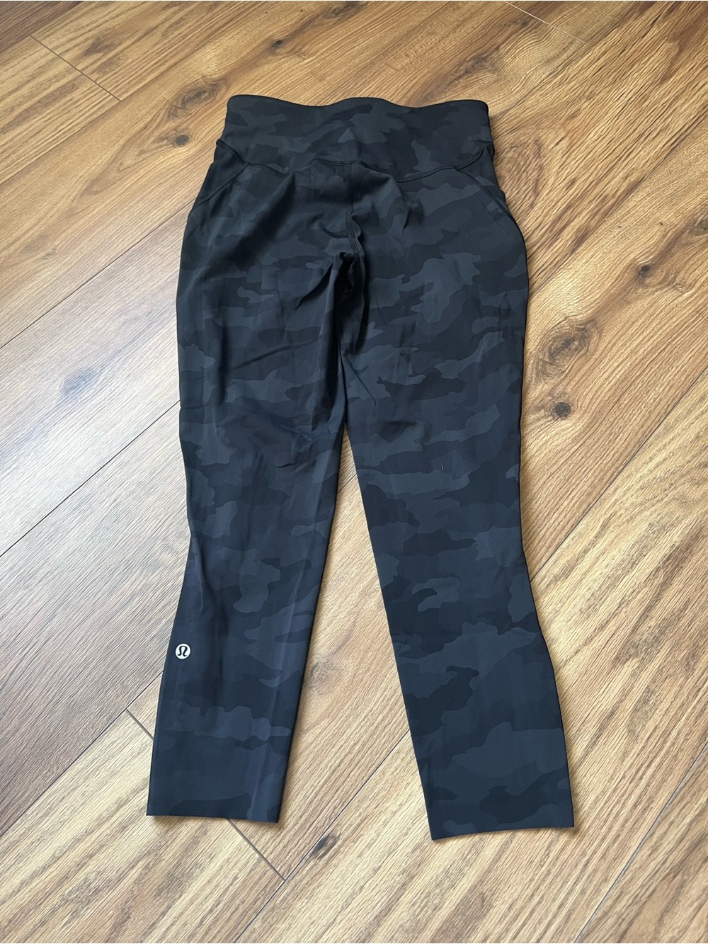 Lululemon Black Camo Women’s Crop Leggings